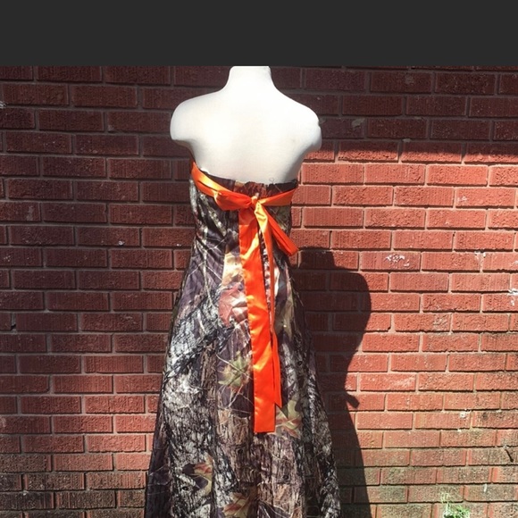 Formals etc Camo wedding dress - Picture 5 of 6